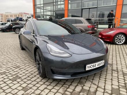Тесла Модель 3 2020 в Львове на Automoto.ua Серый Тесла Модель 3, объемом двигателя 0 л и пробегом 93 тыс. км за 22800 $, фото 1 на Automoto.ua