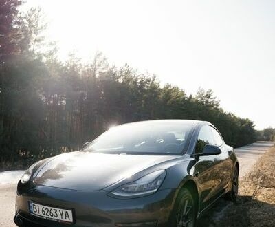 Серый Тесла Модель 3, объемом двигателя 0 л и пробегом 120 тыс. км за 15000 $, фото 1 на Automoto.ua