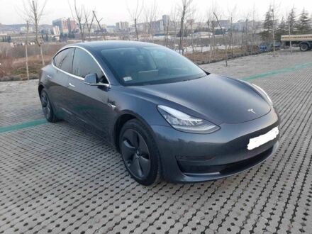 Тесла Модель 3 2020 у Києві на Automoto.ua Сірий Тесла Модель 3, об'ємом двигуна 0 л та пробігом 89 тис. км за 12900 $, фото 1 на Automoto.ua