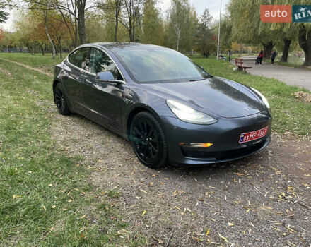 Тесла Модель 3 2020 у Рівному на Automoto.ua Сірий Тесла Модель 3, об'ємом двигуна 0 л та пробігом 176 тис. км за 14000 $, фото 1 на Automoto.ua