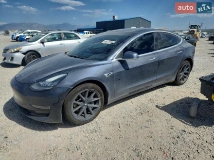 Сірий Тесла Модель 3, об'ємом двигуна 0 л та пробігом 106 тис. км за 5500 $, фото 1 на Automoto.ua