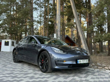 Серый Тесла Модель 3, объемом двигателя 0 л и пробегом 38 тыс. км за 28900 $, фото 1 на Automoto.ua