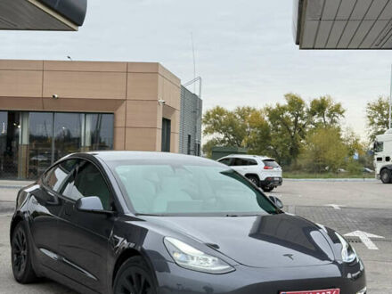 Тесла Модель 3 2021 в Днепре (Днепропетровске) на Automoto.ua Серый Тесла Модель 3, объемом двигателя 0 л и пробегом 60 тыс. км за 22999 $, фото 1 на Automoto.ua