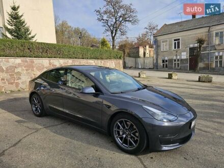 Тесла Модель 3 2021 у Калуше на Automoto.ua Сірий Тесла Модель 3, об'ємом двигуна 0 л та пробігом 35 тис. км за 22950 $, фото 1 на Automoto.ua