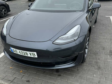 Серый Тесла Модель 3, объемом двигателя 0 л и пробегом 138 тыс. км за 18900 $, фото 1 на Automoto.ua