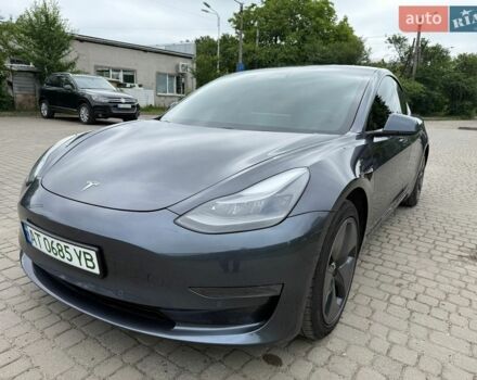 Серый Тесла Модель 3, объемом двигателя 0 л и пробегом 130 тыс. км за 17000 $, фото 1 на Automoto.ua