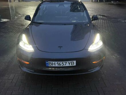 Серый Тесла Модель 3, объемом двигателя 0 л и пробегом 67 тыс. км за 18200 $, фото 1 на Automoto.ua
