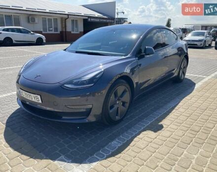 Серый Тесла Модель 3, объемом двигателя 0 л и пробегом 93 тыс. км за 21290 $, фото 1 на Automoto.ua