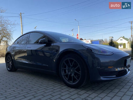 Тесла Модель 3 2021 в Кременце на Automoto.ua Серый Тесла Модель 3, объемом двигателя 0 л и пробегом 73 тыс. км за 24000 $, фото 1 на Automoto.ua