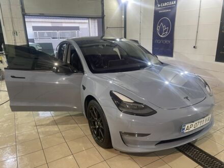 Тесла Модель 3 2021 у Запоріжжя на Automoto.ua Сірий Тесла Модель 3, об'ємом двигуна 0 л та пробігом 62 тис. км за 19300 $, фото 1 на Automoto.ua