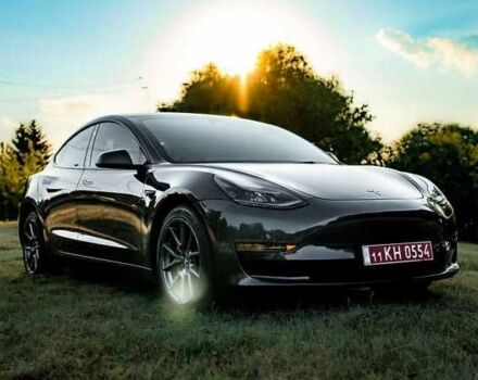 Сірий Тесла Модель 3, об'ємом двигуна 0 л та пробігом 50 тис. км за 13800 $, фото 1 на Automoto.ua