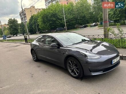 Серый Тесла Модель 3, объемом двигателя 0 л и пробегом 102 тыс. км за 19600 $, фото 1 на Automoto.ua
