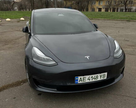 Серый Тесла Модель 3, объемом двигателя 0 л и пробегом 90 тыс. км за 20500 $, фото 1 на Automoto.ua