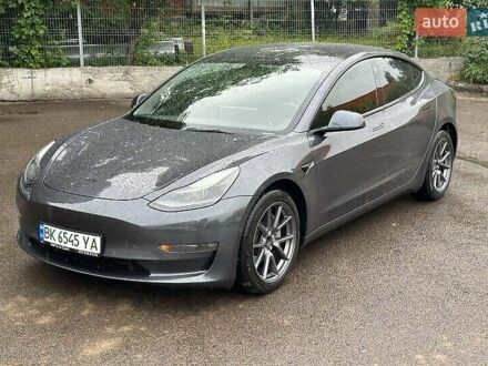 Серый Тесла Модель 3, объемом двигателя 0 л и пробегом 117 тыс. км за 18000 $, фото 1 на Automoto.ua