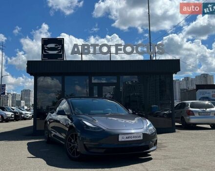 Серый Тесла Модель 3, объемом двигателя 0 л и пробегом 76 тыс. км за 18990 $, фото 1 на Automoto.ua