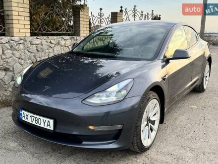 Серый Тесла Модель 3, объемом двигателя 0 л и пробегом 66 тыс. км за 24300 $, фото 1 на Automoto.ua