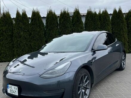 Серый Тесла Модель 3, объемом двигателя 0 л и пробегом 227 тыс. км за 17900 $, фото 1 на Automoto.ua