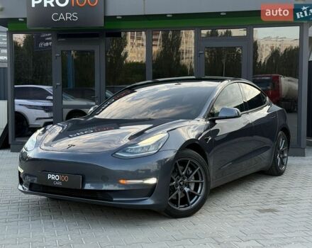 Сірий Тесла Модель 3, об'ємом двигуна 0 л та пробігом 63 тис. км за 21400 $, фото 1 на Automoto.ua