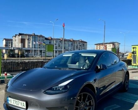 Серый Тесла Модель 3, объемом двигателя 0 л и пробегом 64 тыс. км за 21000 $, фото 1 на Automoto.ua