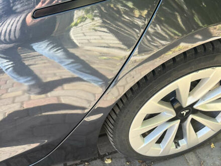 Серый Тесла Модель 3, объемом двигателя 0 л и пробегом 55 тыс. км за 22700 $, фото 1 на Automoto.ua