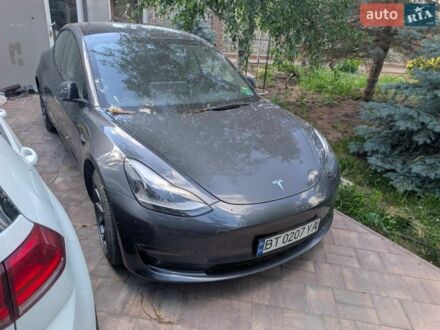 Серый Тесла Модель 3, объемом двигателя 0 л и пробегом 26 тыс. км за 22000 $, фото 1 на Automoto.ua