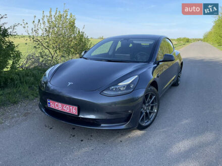 Тесла Модель 3 2022 у Тернополі на Automoto.ua Сірий Тесла Модель 3, об'ємом двигуна 0 л та пробігом 5 тис. км за 23500 $, фото 1 на Automoto.ua