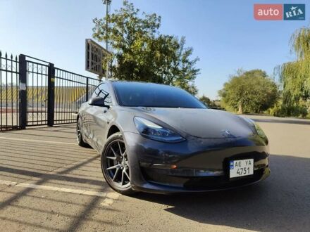 Тесла Модель 3 2022 в Кривом Роге на Automoto.ua Серый Тесла Модель 3, объемом двигателя 0 л и пробегом 32 тыс. км за 26500 $, фото 1 на Automoto.ua