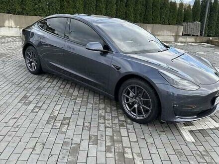 Тесла Модель 3 2022 в Львове на Automoto.ua Серый Тесла Модель 3, объемом двигателя 0 л и пробегом 72 тыс. км за 16500 $, фото 1 на Automoto.ua