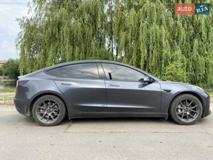 Тесла Модель 3 2022 в Киеве на Automoto.ua Серый Тесла Модель 3, объемом двигателя 0 л и пробегом 29 тыс. км за 18500 $, фото 1 на Automoto.ua