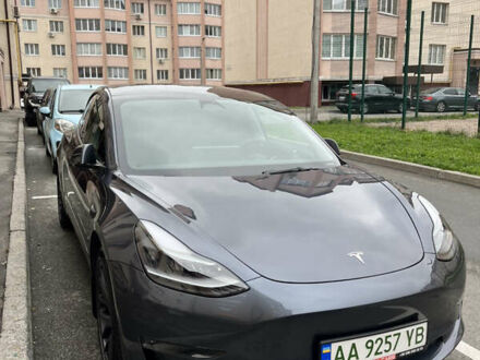 Тесла Модель 3 2022 у Києві на Automoto.ua Сірий Тесла Модель 3, об'ємом двигуна 0 л та пробігом 49 тис. км за 27500 $, фото 1 на Automoto.ua