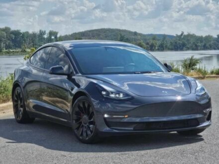 Тесла Модель 3 2022 в Львове на Automoto.ua Серый Тесла Модель 3, объемом двигателя 0 л и пробегом 47 тыс. км за 13500 $, фото 1 на Automoto.ua