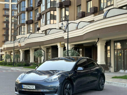 Тесла Модель 3 2022 у Києві на Automoto.ua Сірий Тесла Модель 3, об'ємом двигуна 0 л та пробігом 47 тис. км за 26000 $, фото 1 на Automoto.ua