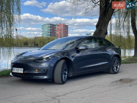 Серый Тесла Модель 3, объемом двигателя 0 л и пробегом 40 тыс. км за 22000 $, фото 1 на Automoto.ua