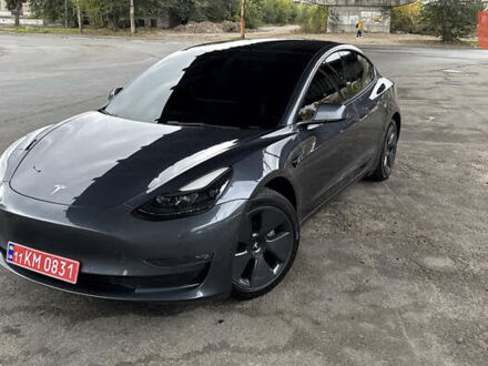 Тесла Модель 3 2022 в Днепре (Днепропетровске) на Automoto.ua Серый Тесла Модель 3, объемом двигателя 0 л и пробегом 181 тыс. км за 19600 $, фото 1 на Automoto.ua