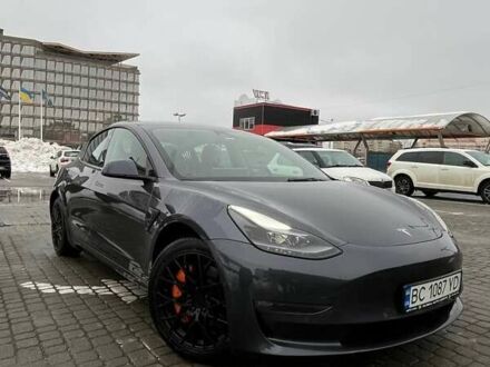 Серый Тесла Модель 3, объемом двигателя 0 л и пробегом 194 тыс. км за 22000 $, фото 1 на Automoto.ua
