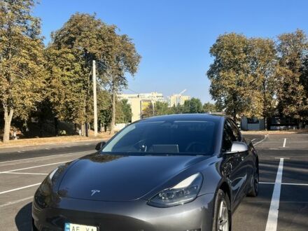 Серый Тесла Модель 3, объемом двигателя 0 л и пробегом 233 тыс. км за 17598 $, фото 1 на Automoto.ua