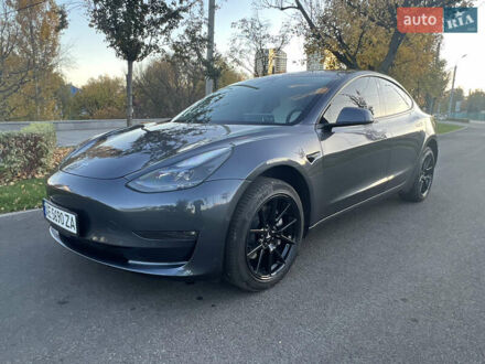 Тесла Модель 3 2022 в Днепре (Днепропетровске) на Automoto.ua Серый Тесла Модель 3, объемом двигателя 0 л и пробегом 45 тыс. км за 24000 $, фото 1 на Automoto.ua