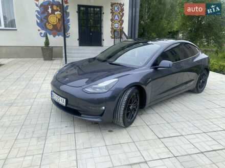Тесла Модель 3 2022 у Дубно на Automoto.ua Сірий Тесла Модель 3, об'ємом двигуна 0 л та пробігом 39 тис. км за 19999 $, фото 1 на Automoto.ua