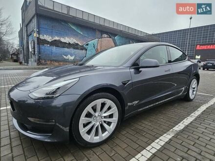 Серый Тесла Модель 3, объемом двигателя 0 л и пробегом 39 тыс. км за 22550 $, фото 1 на Automoto.ua