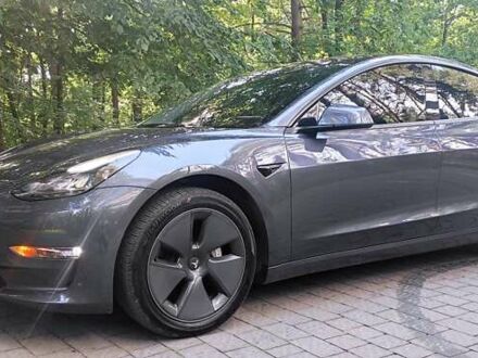 Серый Тесла Модель 3, объемом двигателя 0 л и пробегом 18 тыс. км за 26000 $, фото 1 на Automoto.ua