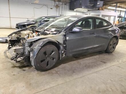 Тесла Модель 3 2023 в Львове на Automoto.ua Серый Тесла Модель 3, объемом двигателя 0 л и пробегом 14 тыс. км за 13000 $, фото 1 на Automoto.ua