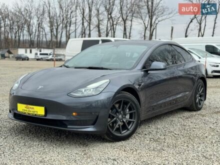Серый Тесла Модель 3, объемом двигателя 0 л и пробегом 32 тыс. км за 21000 $, фото 1 на Automoto.ua