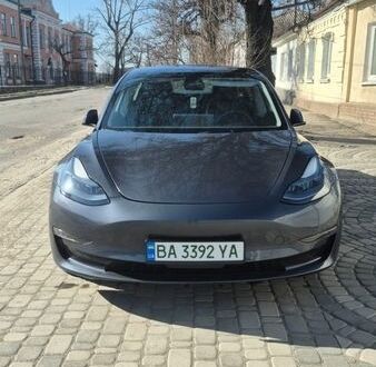 Серый Тесла Модель 3, объемом двигателя 0 л и пробегом 53 тыс. км за 20000 $, фото 1 на Automoto.ua