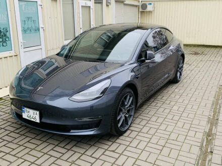 Серый Тесла Модель 3, объемом двигателя 0 л и пробегом 32 тыс. км за 21500 $, фото 1 на Automoto.ua