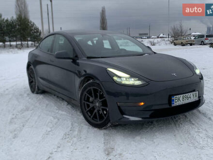 Серый Тесла Модель 3, объемом двигателя 0 л и пробегом 52 тыс. км за 22800 $, фото 1 на Automoto.ua