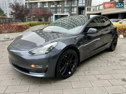 Серый Тесла Модель 3, объемом двигателя 0 л и пробегом 130 тыс. км за 22500 $, фото 1 на Automoto.ua