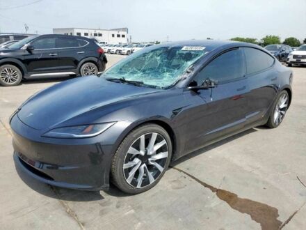 Тесла Модель 3 2024 в Стрые на Automoto.ua Серый Тесла Модель 3, объемом двигателя 0 л и пробегом 11 тыс. км за 13999 $, фото 1 на Automoto.ua