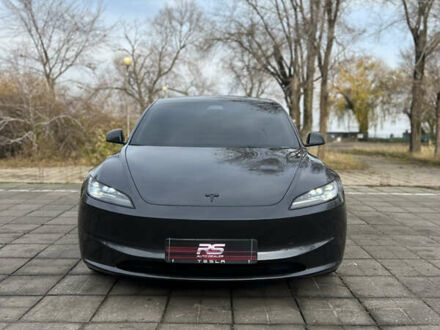 Серый Тесла Модель 3, объемом двигателя 0 л и пробегом 10 тыс. км за 27000 $, фото 1 на Automoto.ua