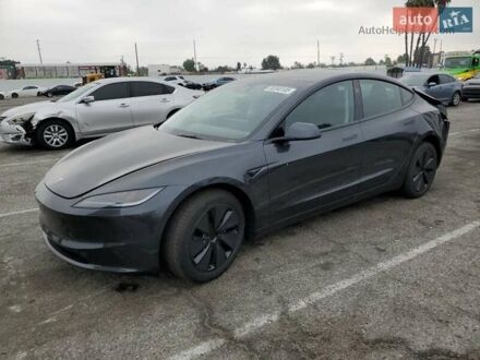 Тесла Модель 3 2025 у Умани на Automoto.ua Сірий Тесла Модель 3, об'ємом двигуна 0 л та пробігом 4 тис. км за 23400 $, фото 1 на Automoto.ua