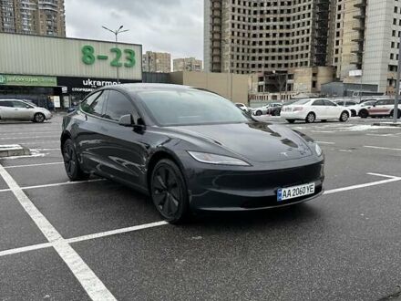 Серый Тесла Модель 3, объемом двигателя 0 л и пробегом 5 тыс. км за 31900 $, фото 1 на Automoto.ua